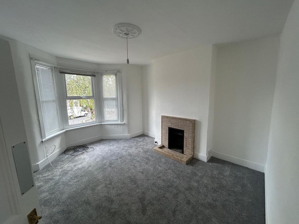 Property photo 2 of 9 Living Room