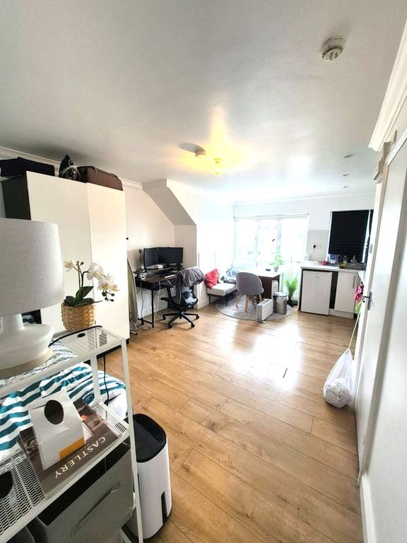 Property photo 1 of 5