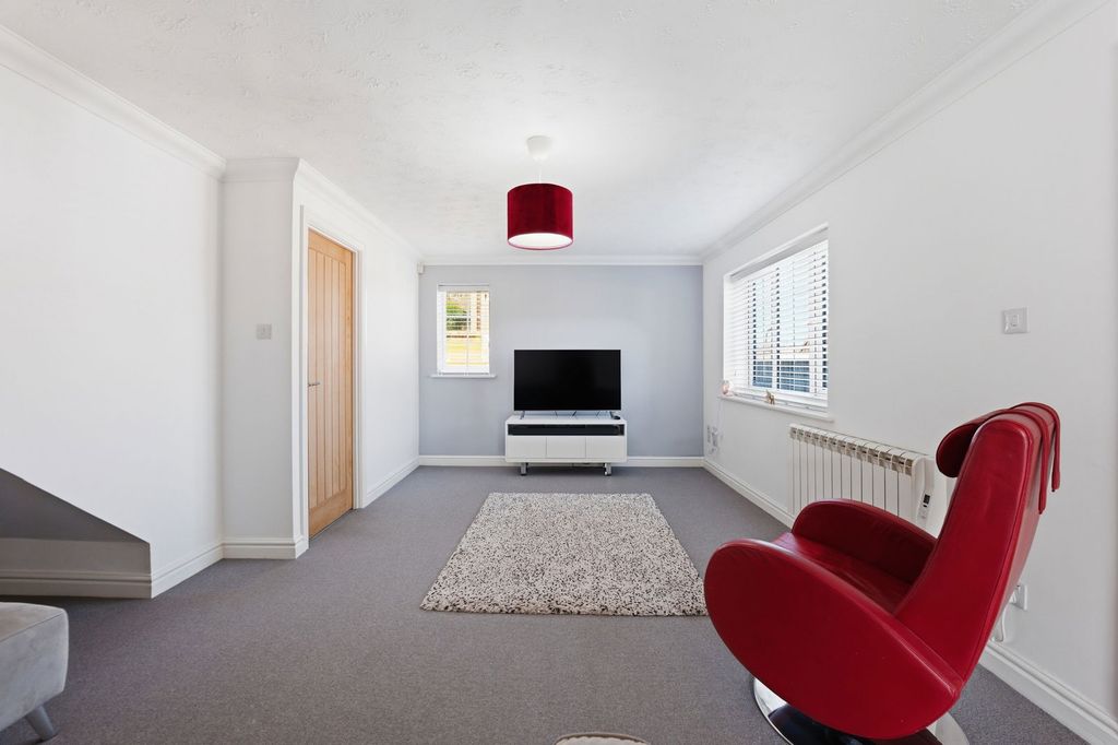 Property photo 3 of 19