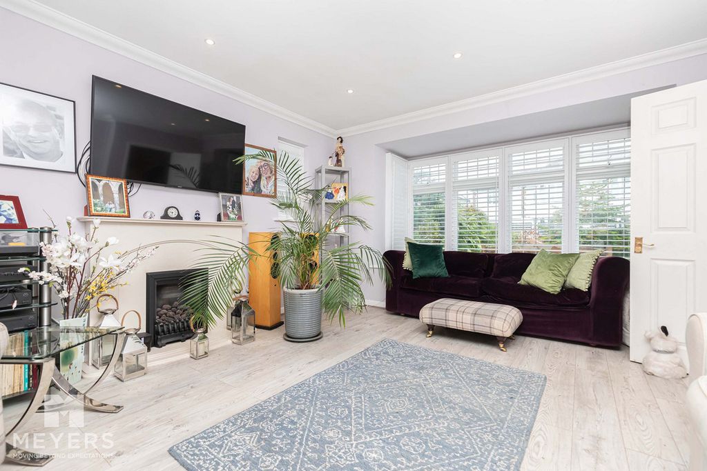 Property photo 3 of 38