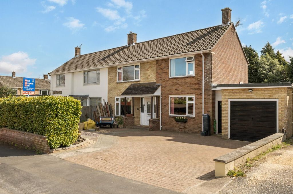 Property photo 1 of 26 1438652-1-69ce6779435d5.Jpg