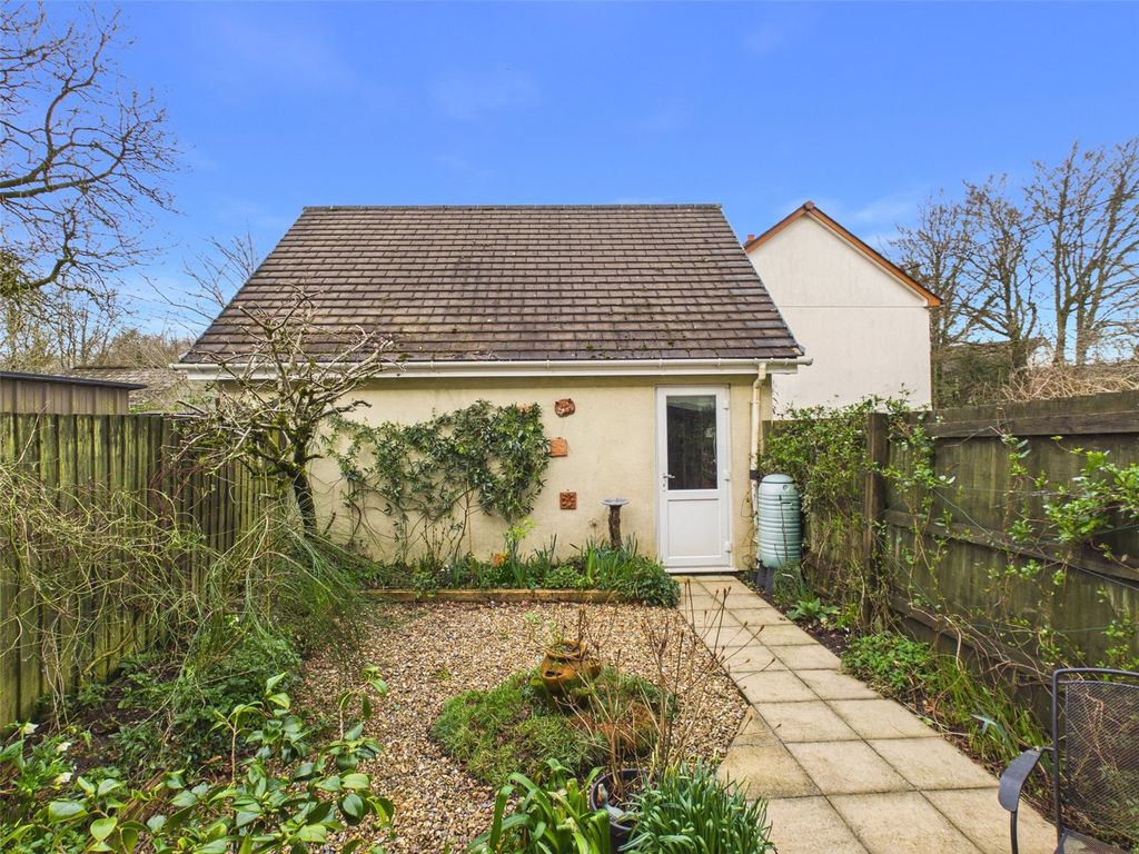 Property photo 2 of 13 Garden