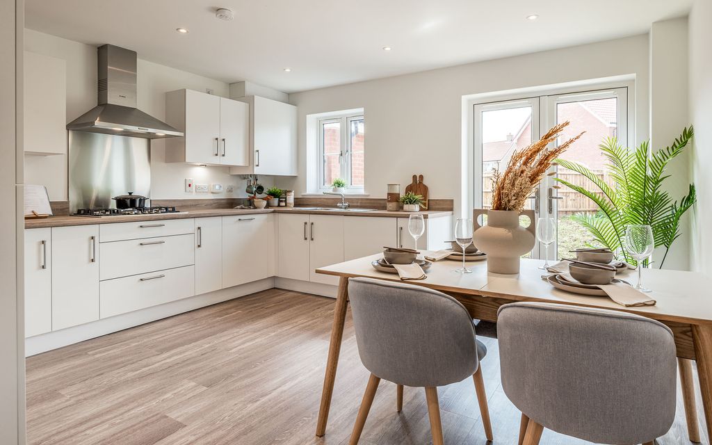 Property photo 2 of 16 Sandringham Show Home