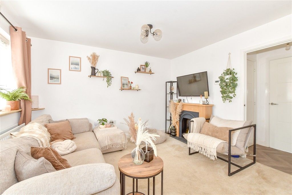 Property photo 2 of 13 Lounge