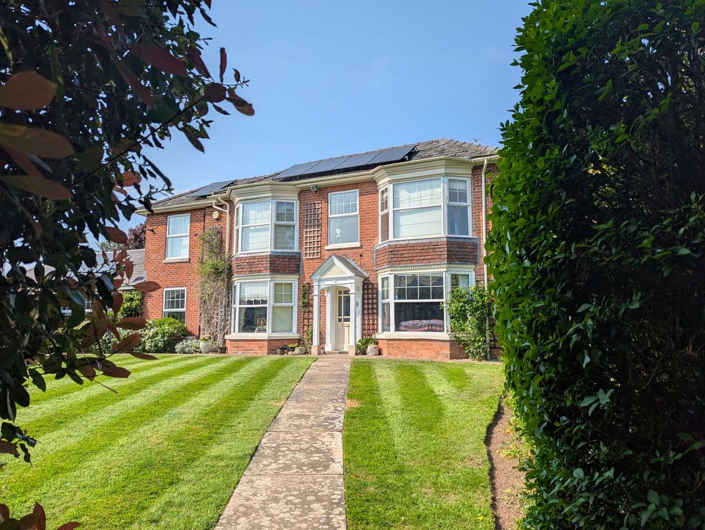 Property photo 1 of 23