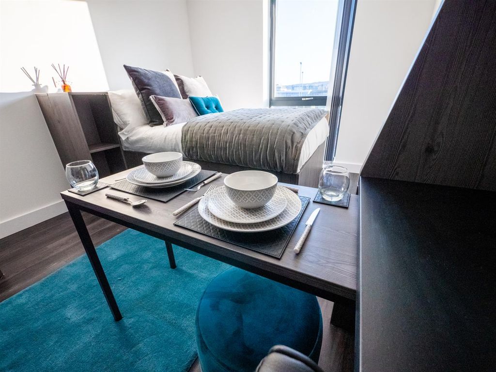 Property photo 1 of 32