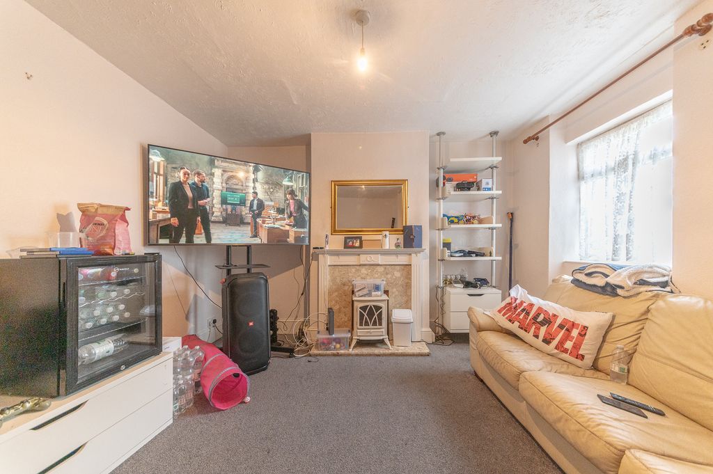 Property photo 2 of 13