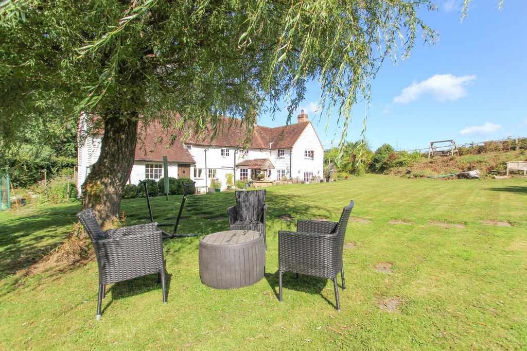 Property photo 2 of 34 Rear Garden