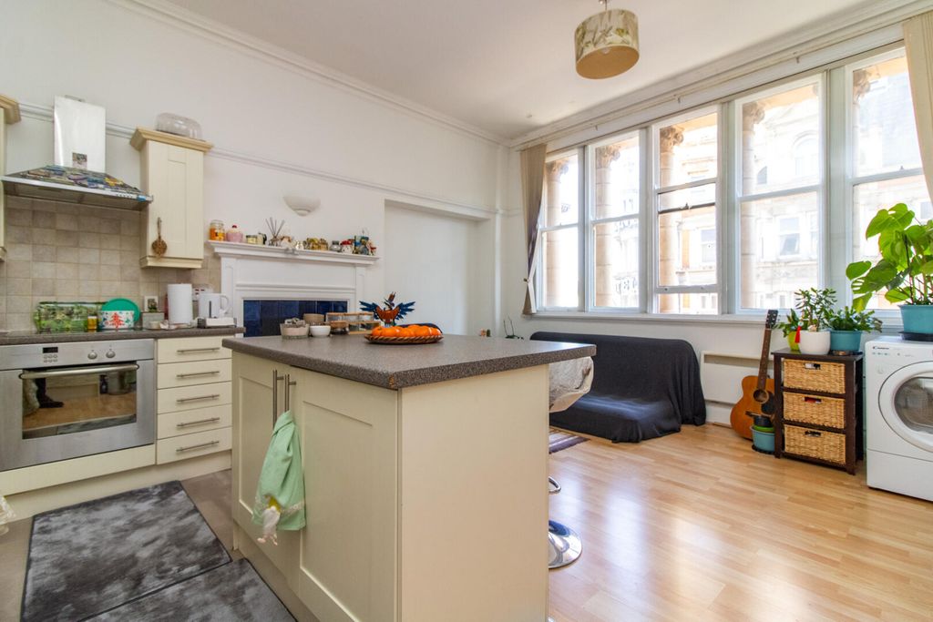 Property photo 3 of 7 Kitchen