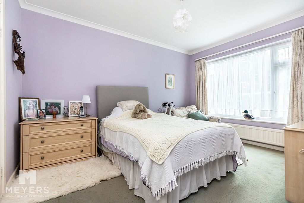 2 bed flat for salePortarlington Road, Bournemouth, 8 BH4 photo 5