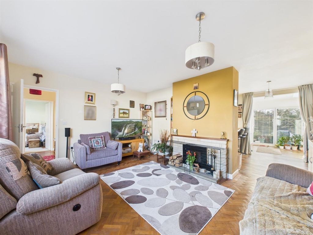 Property photo 3 of 19