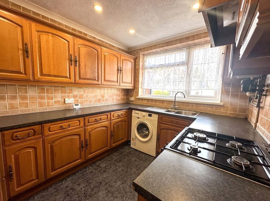 Property photo 2 of 19 Picture No. 45