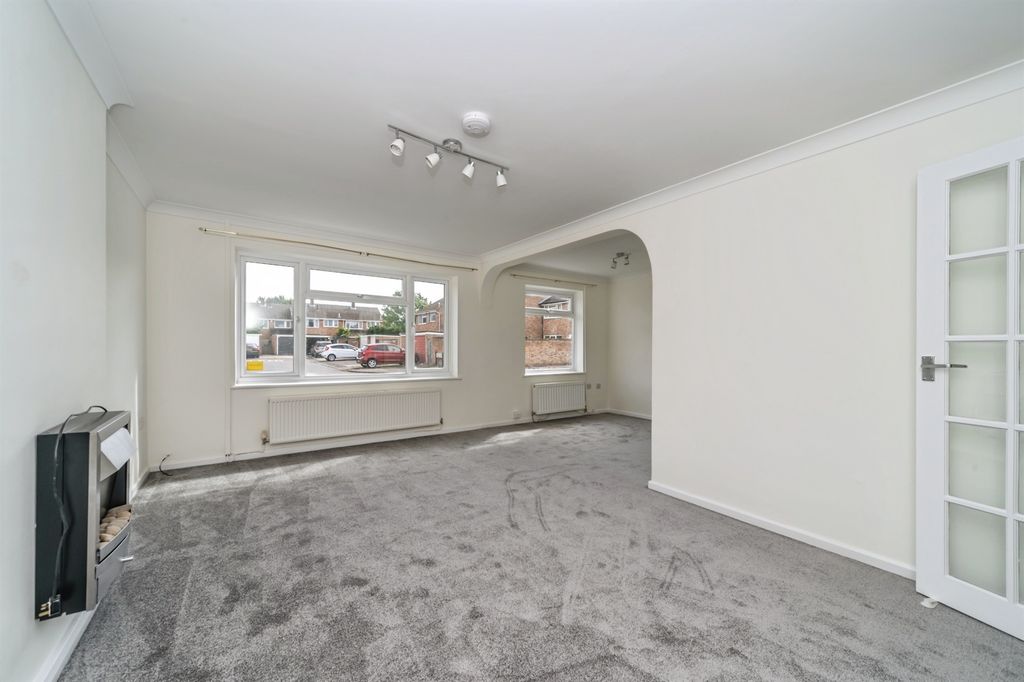 Property photo 2 of 24