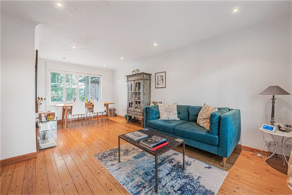 Property photo 2 of 22 Picture No. 27