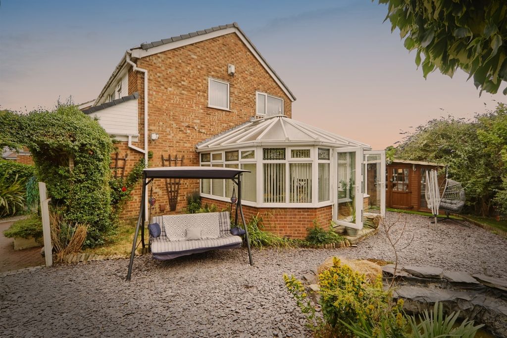 Property photo 2 of 17