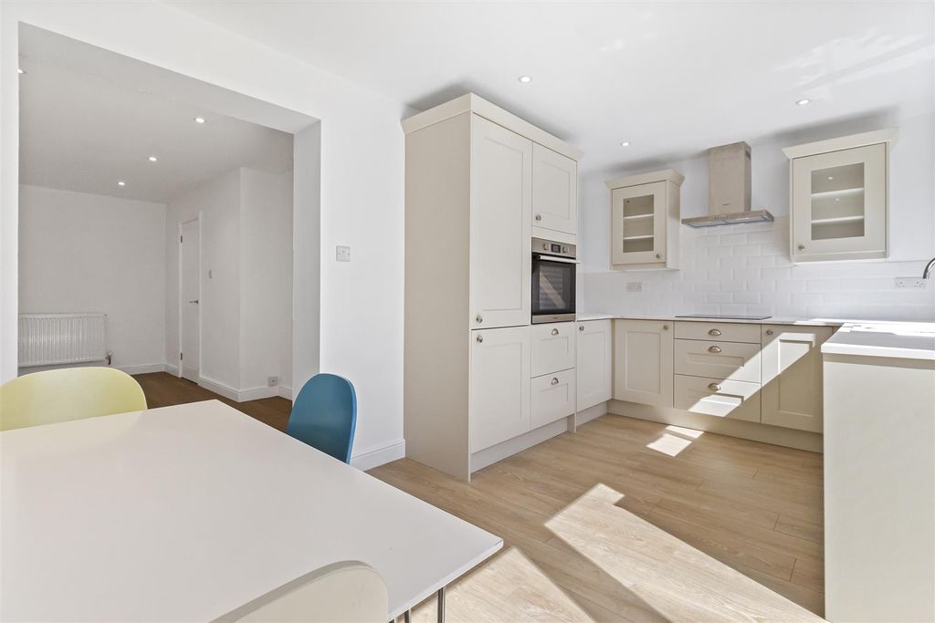Property photo 2 of 16 Kitchen Diner