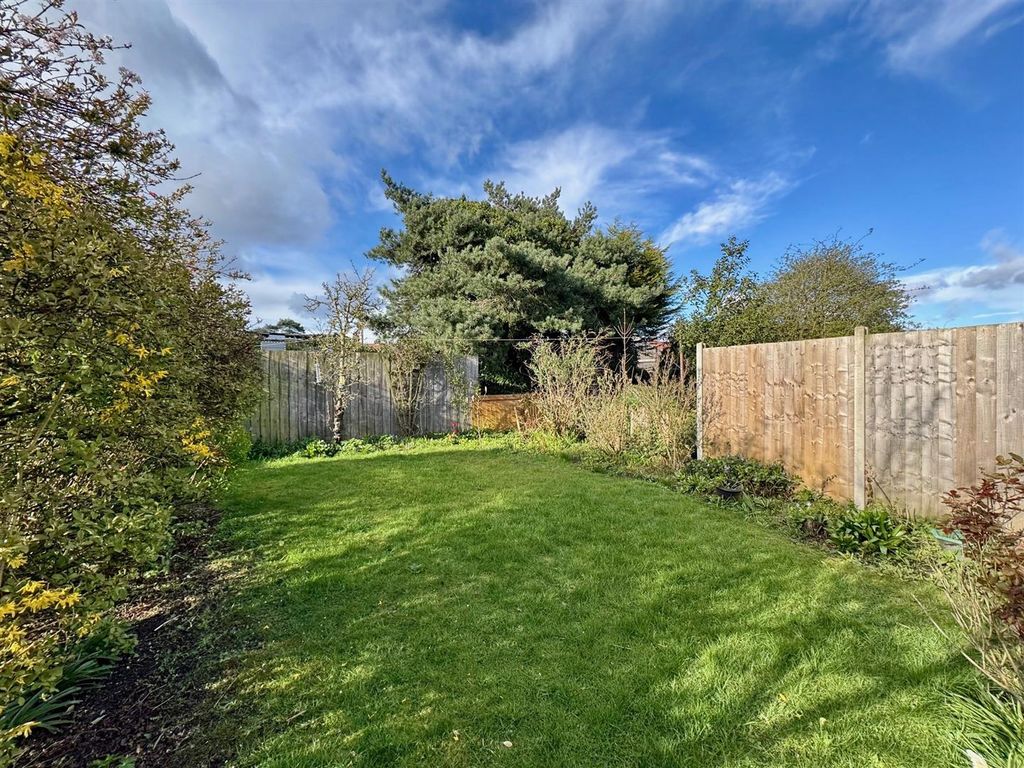 Property photo 3 of 9 Outside