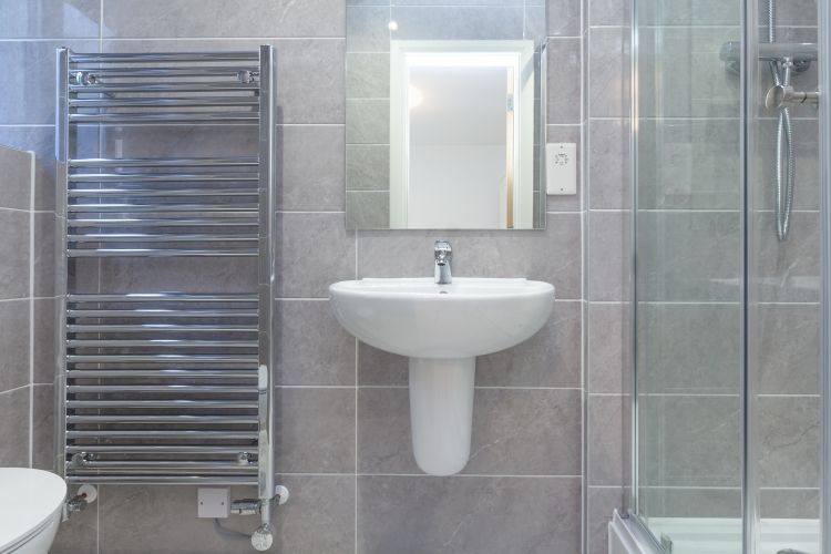 Property photo 3 of 5 En Suite Bedroom B