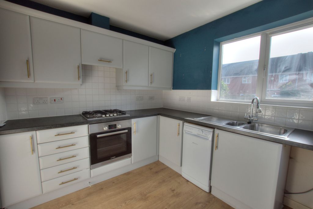 Property photo 2 of 23 2. Kitchen