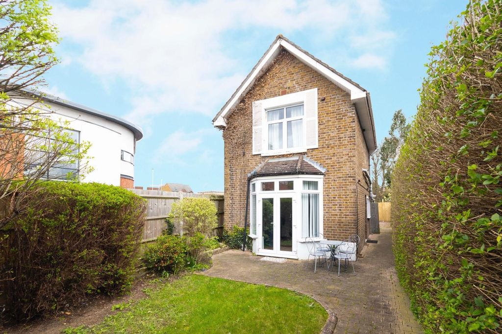 Property photo 1 of 11
