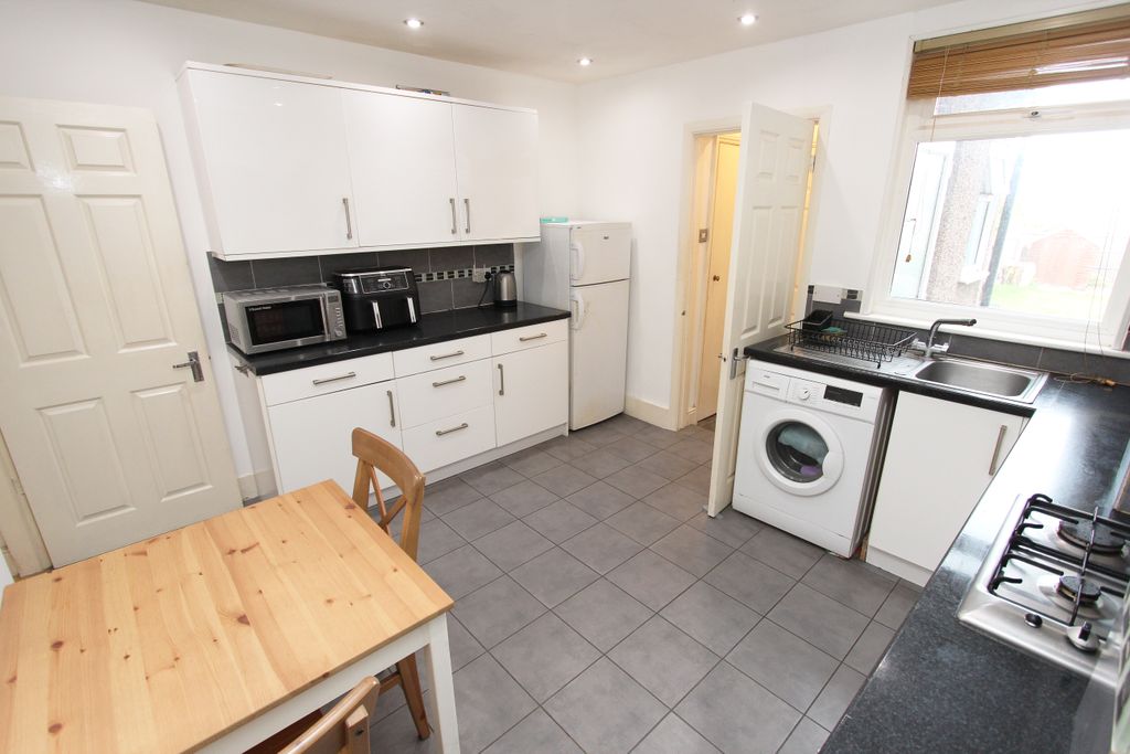 Property photo 3 of 12 Img_2315A