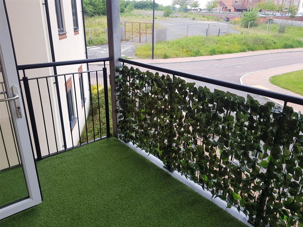 2 bed flat for saleRays Meadow, Lightmoor, Telford, Shropshire TF4 photo 4