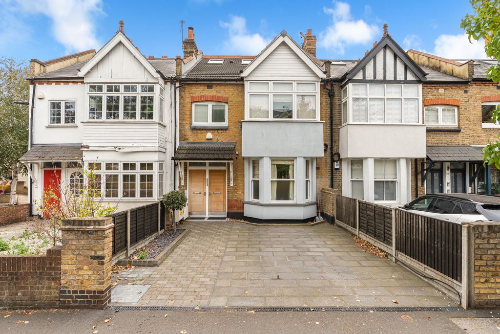 Property photo 2 of 9 93B Little Ealing Lane-1