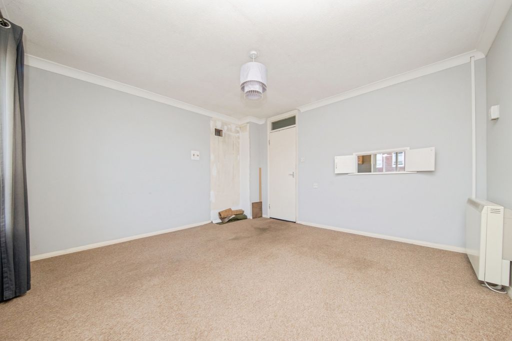 Property photo 3 of 11 Photo