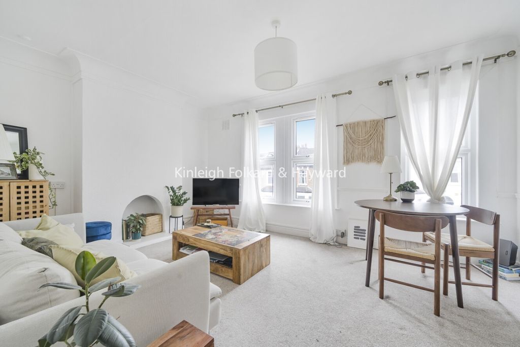 Property photo 1 of 8 8B1A7A3E-c6Ea-4Ece-9