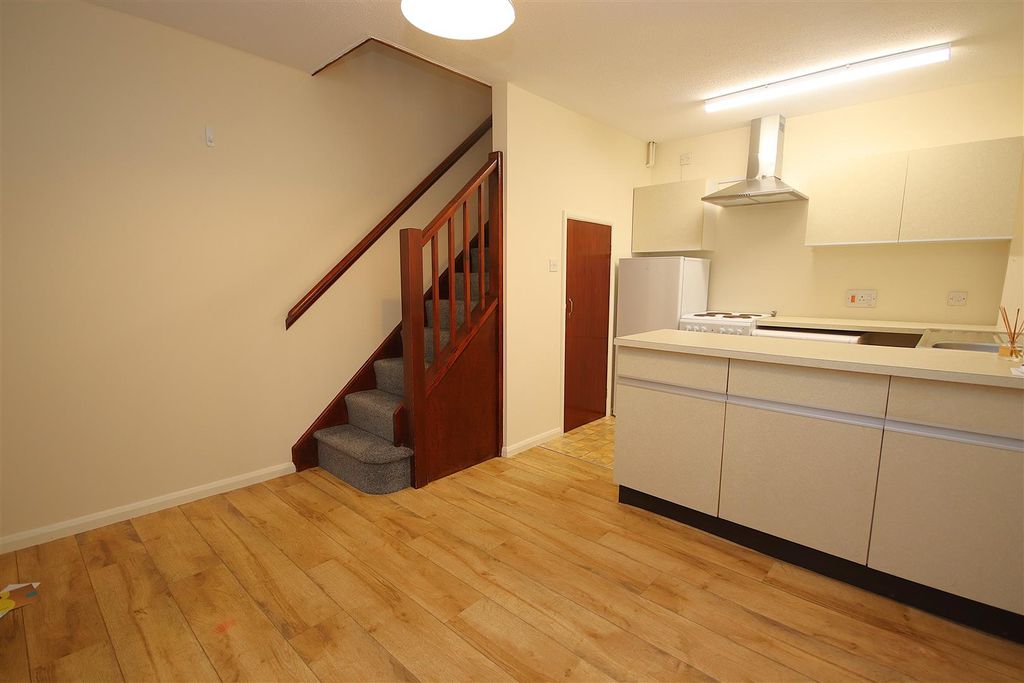Property photo 2 of 8 Img_8520.Jpg