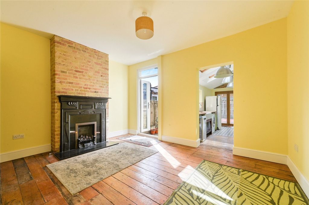 Property photo 2 of 12 Picture No. 08