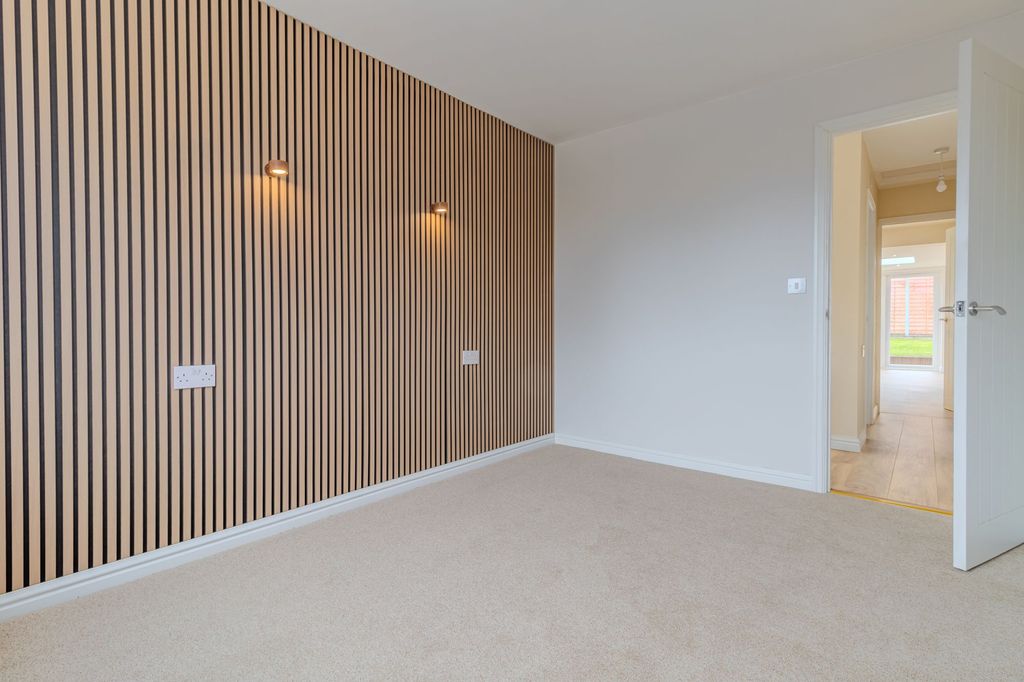 Property photo 3 of 24