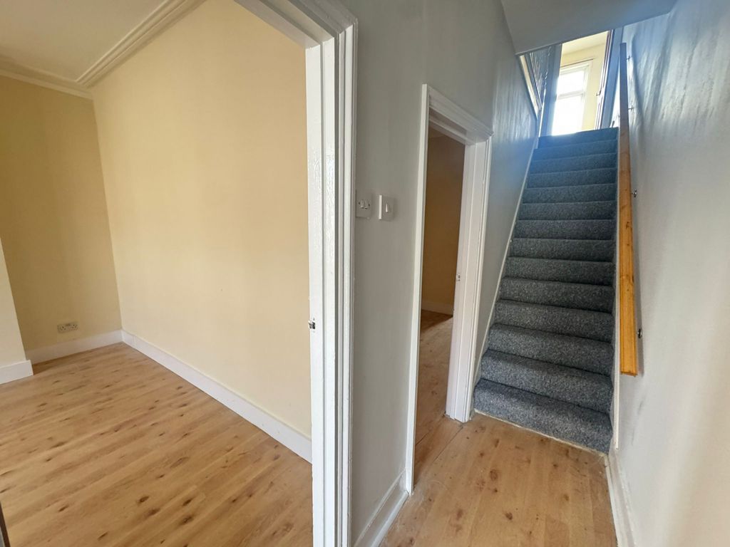 Property photo 3 of 9 Gallery