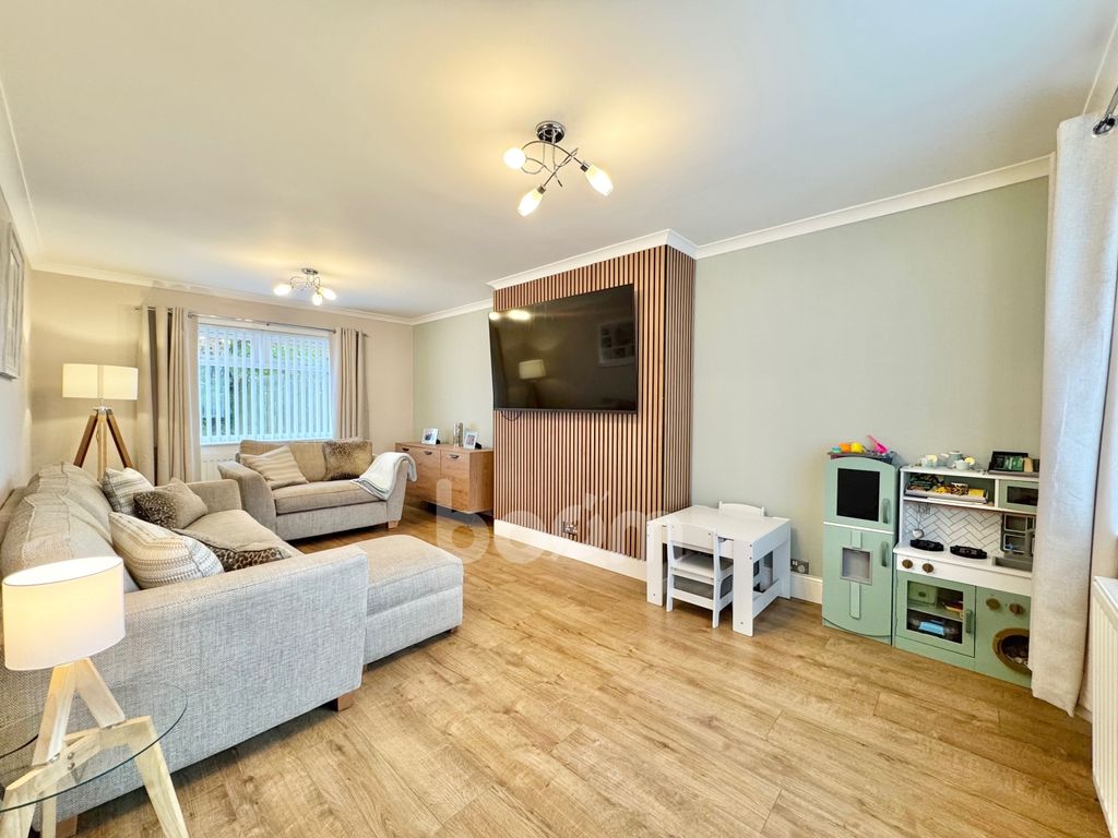 Property photo 2 of 24 Alexander Fleming Avenue, Kilbirnie Lounge