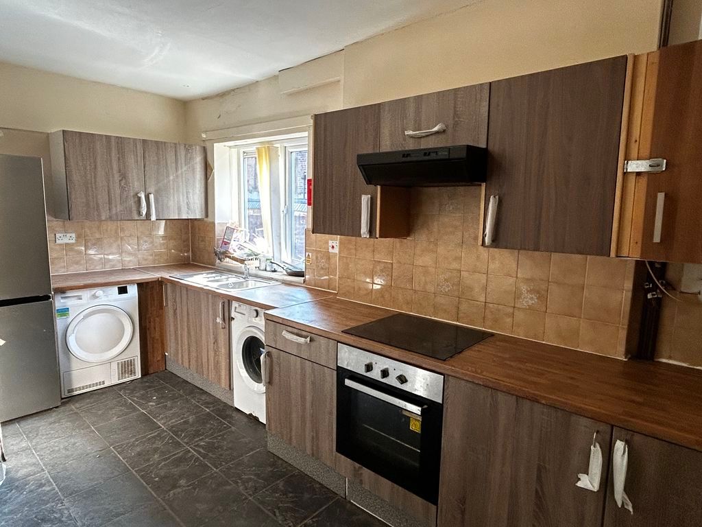 Property photo 3 of 4 Kitchen