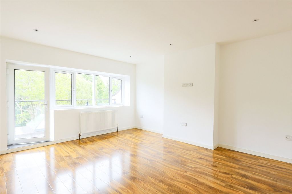 Property photo 2 of 15 Picture No. 05