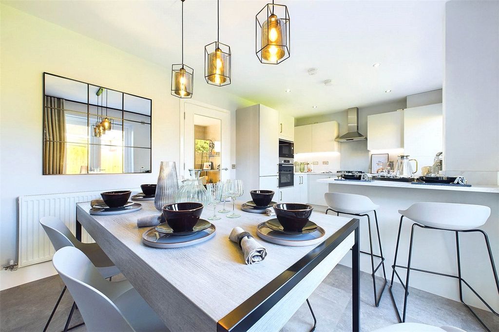 Property photo 3 of 8 Dining Kitchen