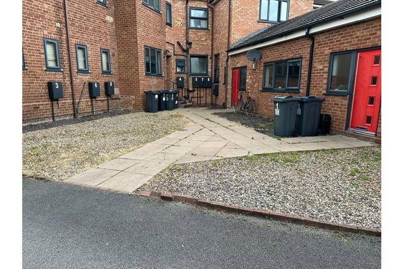 Property photo 1 of 8