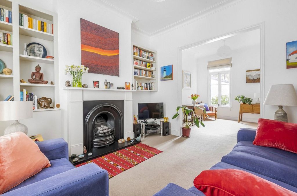 Property photo 2 of 16 Picture No. 11