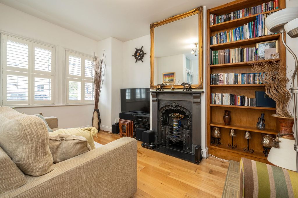 Property photo 2 of 10