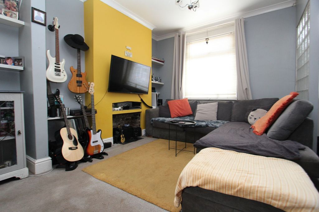 Property photo 3 of 19