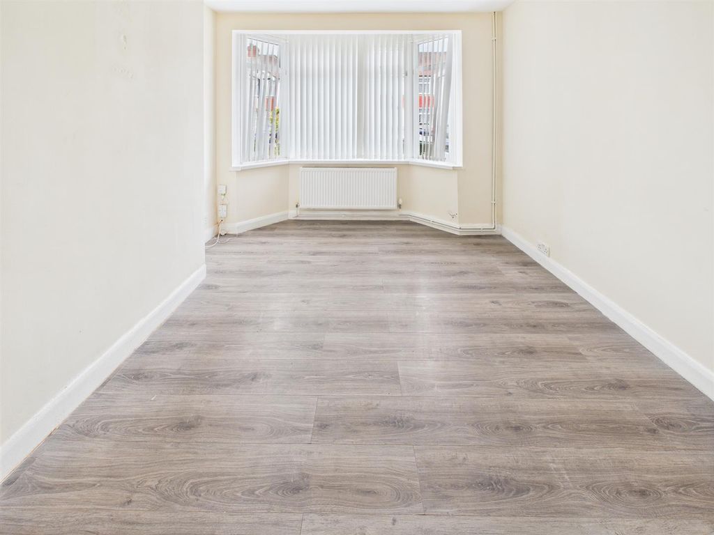 Property photo 2 of 12 Living Room