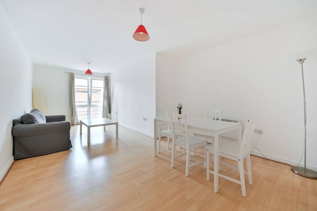 Property photo 3 of 7