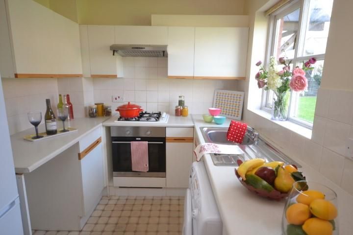 Property photo 2 of 9 Kitchen (3).Jpg