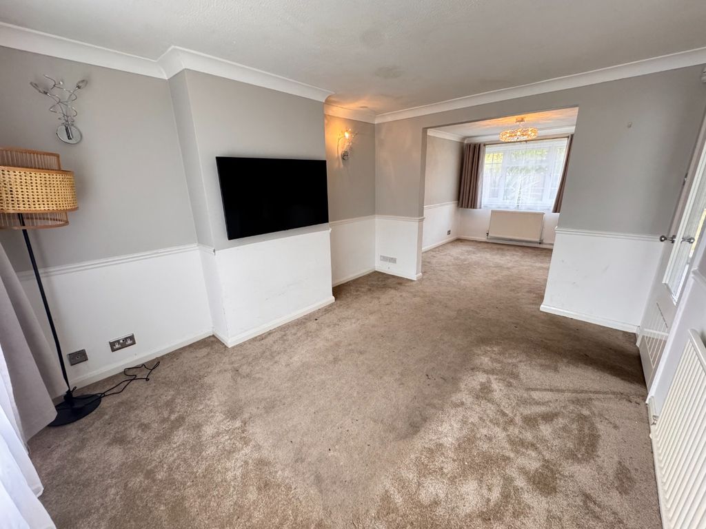 Property photo 2 of 21 4377623