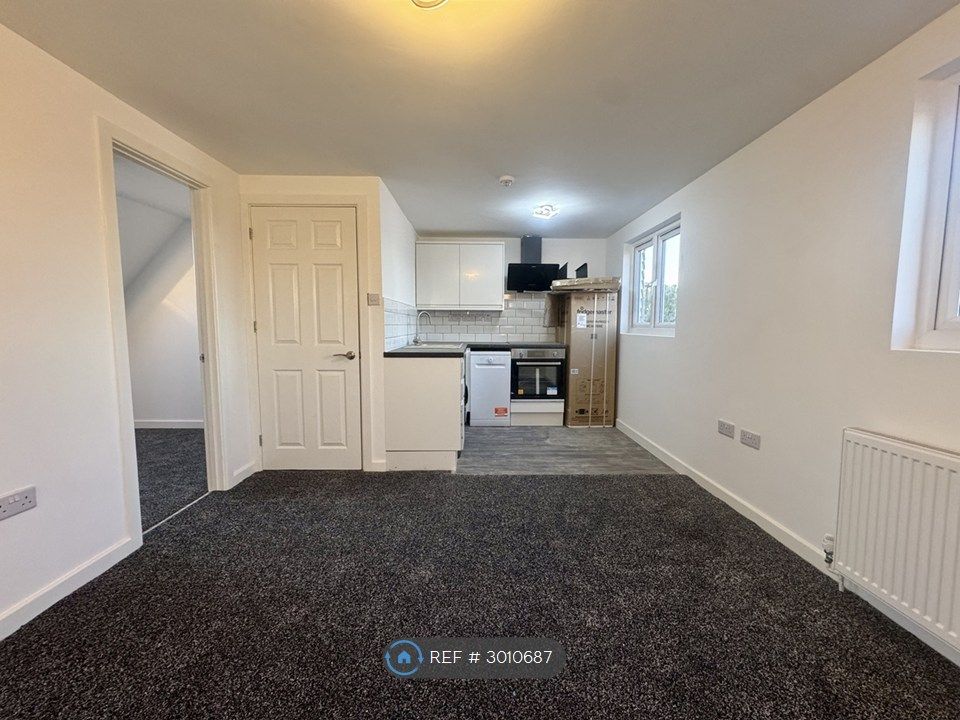 Property photo 2 of 35