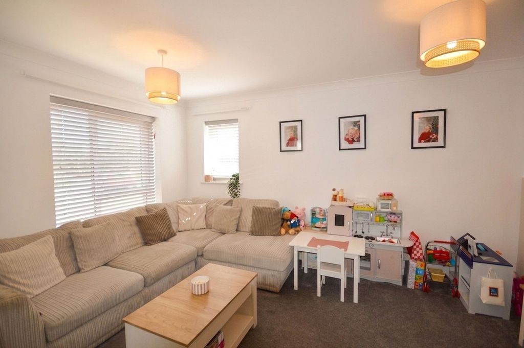 Property photo 2 of 14
