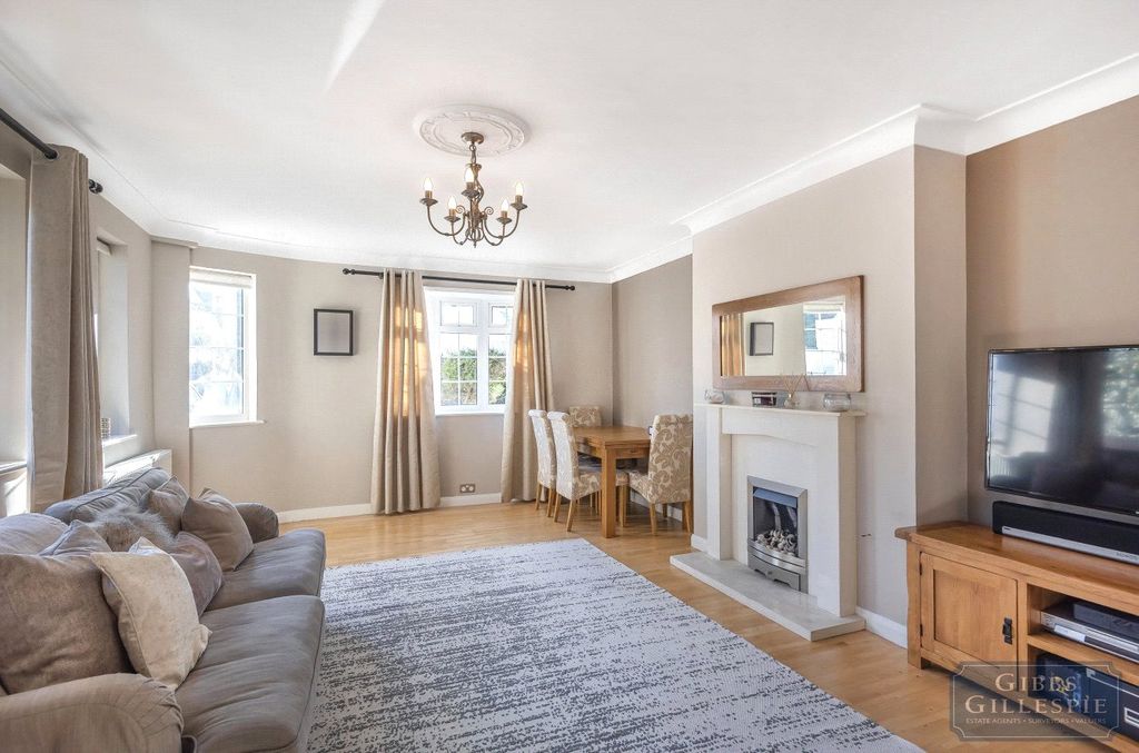 Property photo 2 of 14 Picture No. 23