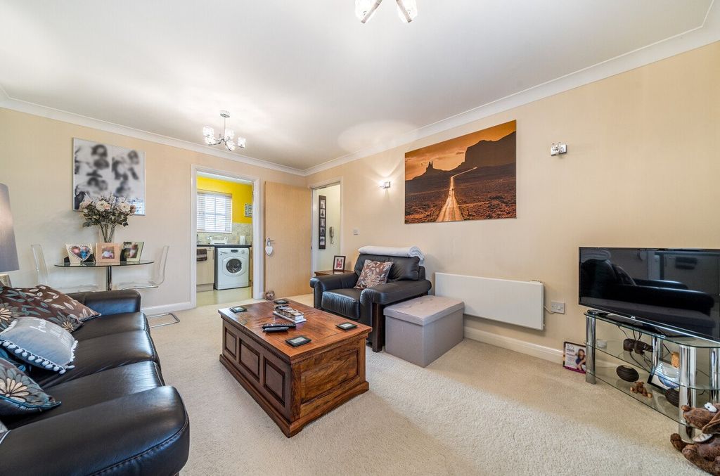 Property photo 2 of 9