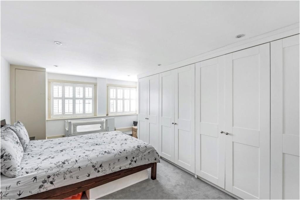 Property photo 3 of 8 Bedroom